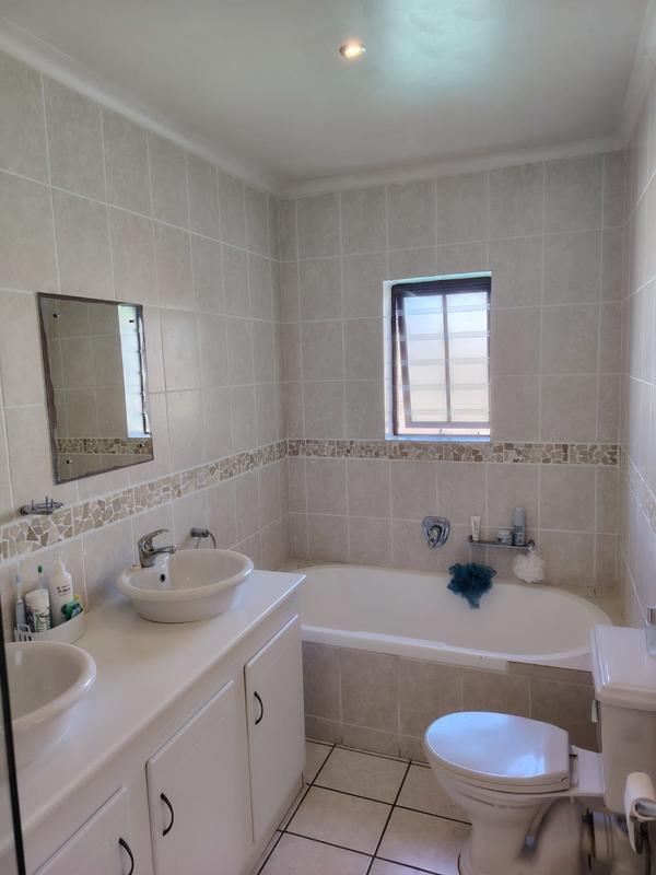 To Let 3 Bedroom Property for Rent in Vermont Western Cape